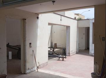 Oficina comercial , Lima · Casa de 1 Piso Para Acondicionar, 151 m², 3 Ambientes Cerrados, 2 Baños, 2 Estacionamientos