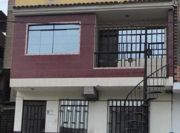 Casa · 78m² · 4 Dormitorios · Casa en Venta de Dos Pisos en Venta Frente a Parque A. H. Bayovar S. J. l