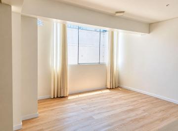 Departamento de 3 habitaciones, Lima · Departamento en Venta – Breña | 1er Piso | 3 Dorm | Cochera Techada