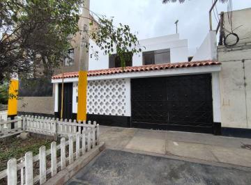 Casa de 6 habitaciones, Lima · Casa Completa en Alquiler en Breña — 2 Pisos y Cochera | S/6,000
