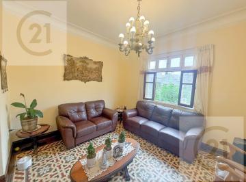 Casa · 303m² · 8 Dormitorios · Se Vende Casa en 2do Piso Aires en Jesús María