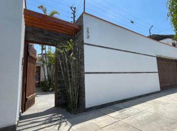 Ingreso Principal · ¡Espectacular Casa de 2 Pisos en San Borja! 340 m² | con Jardín, Bbq, Chimenea