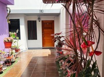 Casa de 5 habitaciones, Lima · Ocasión Vendo P/ Viaje Casa Remodelada Impecable 2 Plantas 3 Dor Mas 1 Dpto. 2 Dor1 Cochera
