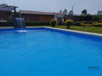 piscina con cascada · Casa de Campo en Jatosisa Pachacámac: 1,217 m² de Naturaleza, Piscina Condominio El Refugio