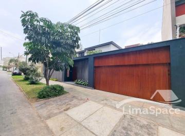 Casa de 5 habitaciones, Lima · Casa en Chacarilla del Estanque, Surco | 650 m² de Terreno | Remodelada Al 100 % – Suj15