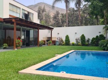 Casa de 4 habitaciones, Lima · Moderna Casa en La Planicie