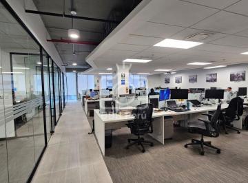 Oficina comercial , Lima · Exclusiva Oficina Implementada Para 48 Personas (527.66 M&sup2;)