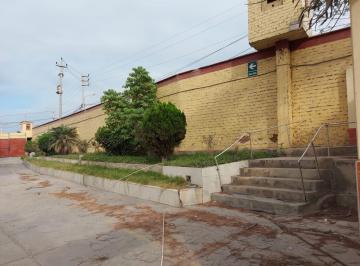 Terreno / Lote · 7875m² · 2 Dormitorios · 10 Estacionamientos · Vendo Terreno 7,785 m² Cercado Uso Comercial
