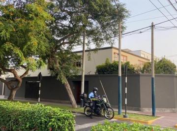 Casa · 396m² · 5 Dormitorios · 2 Estacionamientos · Vendo Bonita Casa en Calle General La Fuente N 1xx Urb. Orrantia del Mar, San Isidro
