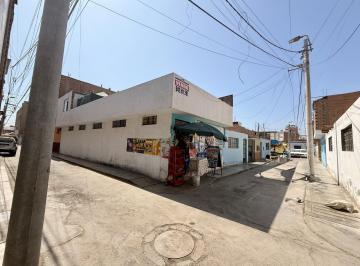 Casa · 101m² · 5 Dormitorios · Casa de 2 Pisos en Venta en Pasaje Leoncio Prado – Huacho | 5 Dorm. y Terraza