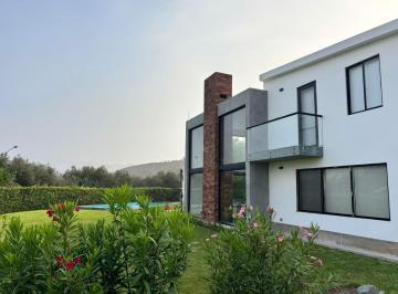 Casa de 5 habitaciones, Cañete · Casa Ubicada en Finca Olivos - Azpitia, a Pocos Minutos de La Playa Totoritas.