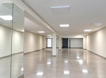 Local comercial · 200m² · 2 Estacionamientos · Local Comercial en Miraflores 200 m² Totales (Subdivisible) | 1er Piso - Acceso Directo