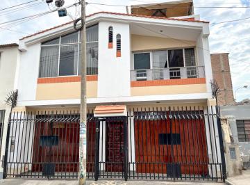 Casa de 7 habitaciones, Lima · Ocasión Amplia Casa Cerca de Av Pachacutec Villa Maria del Triunfo