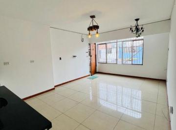 Departamento de 2 habitaciones, Lima · San Luis Cerca Jockey, Circunvalación, 2do Piso, 2 Dorm., Lavanderia, Us$82,000