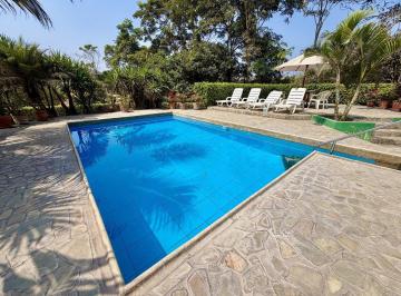 Casa · 156m² · 2 Dormitorios · 10 Estacionamientos · Venta Casa en Pachacamac - Terreno Grande - con Piscina y Oasis de Huerto Privado