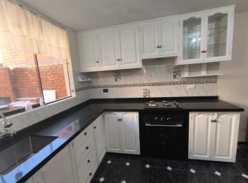 Casa en Venta de 4 habitaciones Cerro Colorado · Casa con Jardin en Venta en Cerro Colorado El Rosario