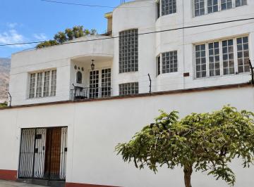 Casa de 5 habitaciones, Lima · Casa Esquina en La Molina Frente a Parque – 5 Hab – Patio 80 m² – Us$405,000
