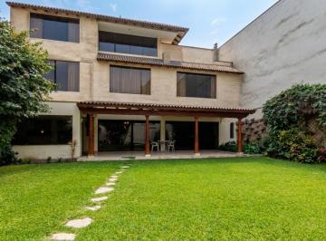 Casa · 556m² · 5 Dormitorios · 2 Estacionamientos · Casa en Venta en Chacarilla del Estanque – San Borja | Ideal Para Vivienda o Desarrollo Inmobiliario