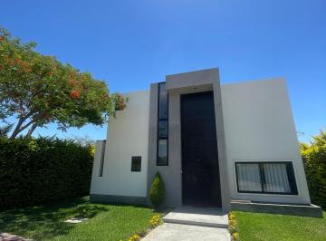Casa de 4 habitaciones, Ica · ¡Vive Como Si Estuvieras de Vacaciones Todos Los Días!