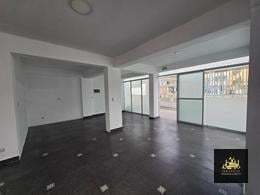 Local comercial · 130m² · 2 Estacionamientos · Local Comercial en La Molina Av Los Fresnos
