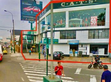Local comercial , Lima · Predio Comercial en Esquina | a 20 m del Puente Primavera y del Kfc!