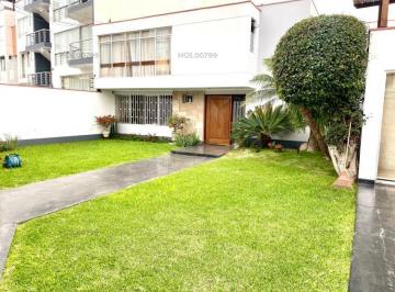 Casa · 475m² · 4 Dormitorios · 4 Estacionamientos · Vendo Bella Casa en Calle Luis García Rojas N1, Urb. Alexander Von Humboldt, Miraflores