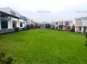 Casa · 2000m² · 7 Dormitorios · 2 Estacionamientos · Vendo Linda Casa de Campo en Fundo San Carlos Bajo Mz 12, Pachacamac