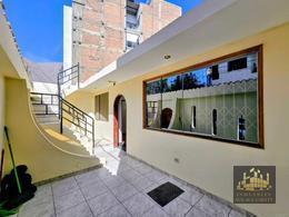 Casa · 90m² · 2 Dormitorios · Alquilo Casa Primer Piso Urb El Banco - Ate