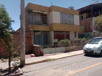 Casa de 3 habitaciones, Arequipa · Se Vende Casa Como Terreno en Socabaya