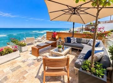 Casa · 177m² · 4 Dormitorios · 3 Estacionamientos · Casa Frente Al Mar en Playa Caballeros, Punta Hermosa!