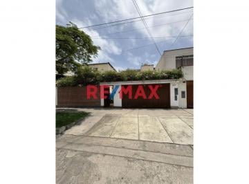 Departamento de 3 habitaciones, Lima · Departamento El Alquiler en Alameda del Rocio – Santiago de Surco. Vive en Una de Las Zonas Residenc