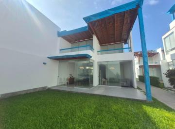 Casa · 160m² · 5 Dormitorios · 1 Estacionamiento · Venta de Casa de Playa en Condominio Mikonos con Piscina, Terraza y Jardín