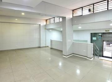 Local comercial · 74m² · 2 Estacionamientos · Venta de Local Comercial Como Inversión, de 74 m² en El Centro Financiero de San Isidro