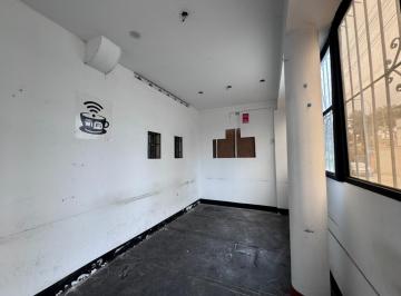 Local comercial · 200m² · 2 Dormitorios · Alquiler Local en Esquina – 200 m² – Ideal Para Minimarket o Restaurante