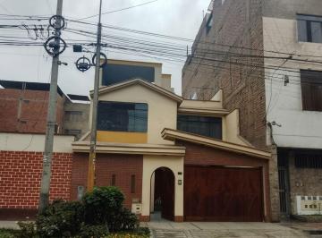 Casa de 3 habitaciones, Lima · Casa de 3 Pisos en Salamanca Urb Olimpo, Ate
