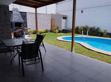 Casa de 6 habitaciones, Lima · Impecable Casa en Alq. en La Molina - Urb. Cerrada - Full Seguridad - Cerca U de Lima