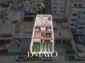 Casa · 222m² · 3 Dormitorios · 1 Estacionamiento · Casa en Venta Como Terreno con Excelente Ubicación a un Paso de Av Rafael Escardó y Av La Marina