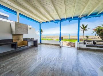 Casa · 262m² · 4 Dormitorios · 2 Estacionamientos · Exclusiva Casa de Playa en Primera Fila y Esquina | Club Boca León (Km 79.5 Panamericana Sur)