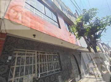 Casa · 267m² · 7 Dormitorios · Casa en Venta - El Agustino