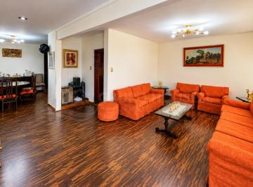 Casa de 5 habitaciones, Lima · Venta de Casa de 2 Pisos en Miraflores con Estacionamiento Para 5 Autos - Av Villaran