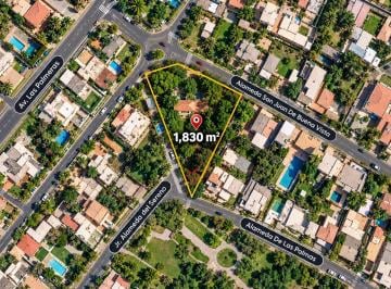 Terreno / Lote · 700m² · 7 Dormitorios · 4 Estacionamientos · Casa en Venta en La Encantada de Villa Chorrillos