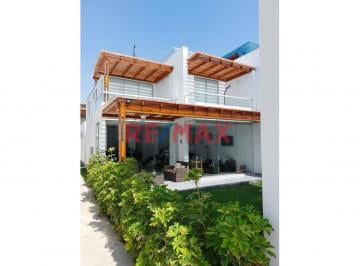 Casa · 230m² · 5 Dormitorios · 1 Estacionamiento · Casa de Playa en Venta con Piscina Privada – Condominio Mikonos, Km 106 Asia - Area Terreno 230 m²
