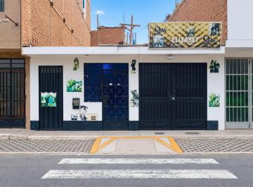 Casa · 100m² · 3 Dormitorios · 1 Estacionamiento · Vendo Casa en Santa Leonora de 120 m² - Smp