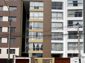 Departamento · 104m² · 3 Dormitorios · 1 Estacionamiento · Departamento en Primer Piso Frente a Parque