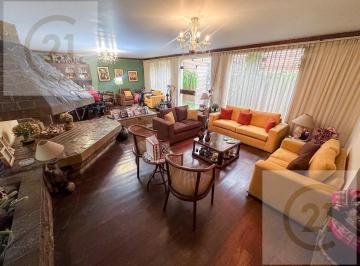 Casa · 776m² · 3 Estacionamientos · Venta de Hermosa Casa en Magdalena del Mar
