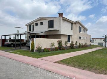 Casa de 3 habitaciones, Arequipa · Amplia Casa en Venta Cortijo de Cerro Colorado