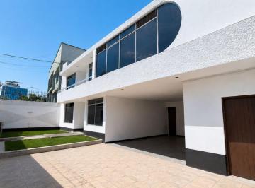 Casa de 7 habitaciones, Lima · Casa en Alquiler Para Empresas Ubicada a 1 Cuadra de La Clinica Ricardo Palma