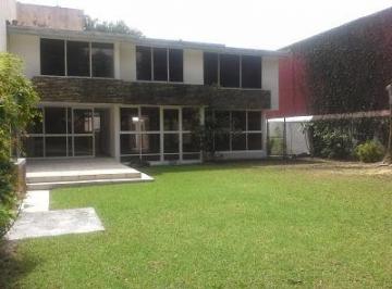Casa · 447m² · 4 Recámaras · 5 Estacionamientos · Casa en Venta - (4)