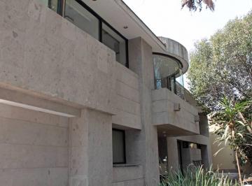 Casa de 5 habitaciones, Cuajimalpa de Morelos · Renta de Casa en Cuajimalpa 10,000 Dolares