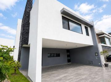 Casa en condominio de 3 habitaciones, San Andrés Cholula · Casa en Renta en Esquina en Lomas de Angelópolis, Cascatta